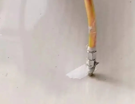 唐县瓷砖空鼓维修公司专业解答在瓷砖铺贴过程中，如果使用的砂料过粗（如全部使用了粗砂），可能会导致以下问题